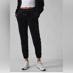 Athleta Tugga Pants Medium NWT